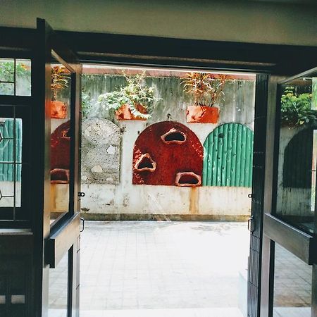 Ashray Guesthouse โกลกาตา ภายนอก รูปภาพ