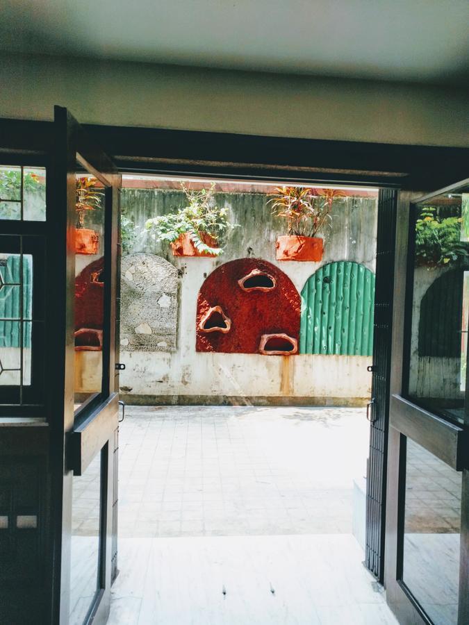 Ashray Guesthouse โกลกาตา ภายนอก รูปภาพ