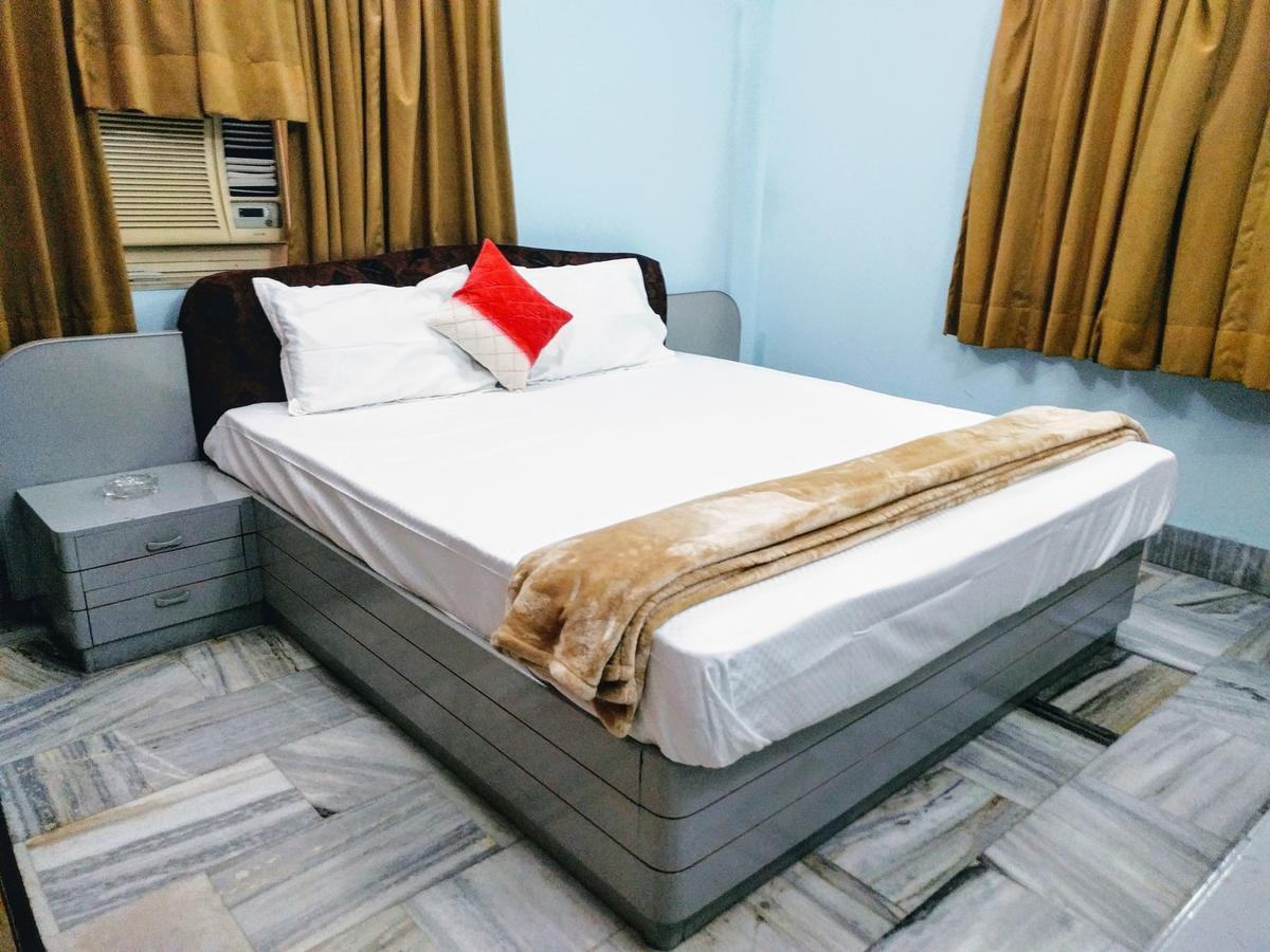 Ashray Guesthouse โกลกาตา ภายนอก รูปภาพ